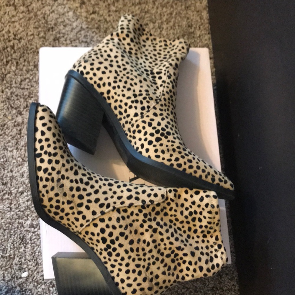 Shoes - Picture 2 of 2